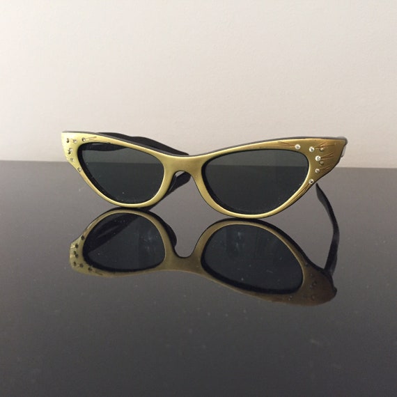 Fab 1950s Cat’s Eye Rhinestone Etched Sunglasses,