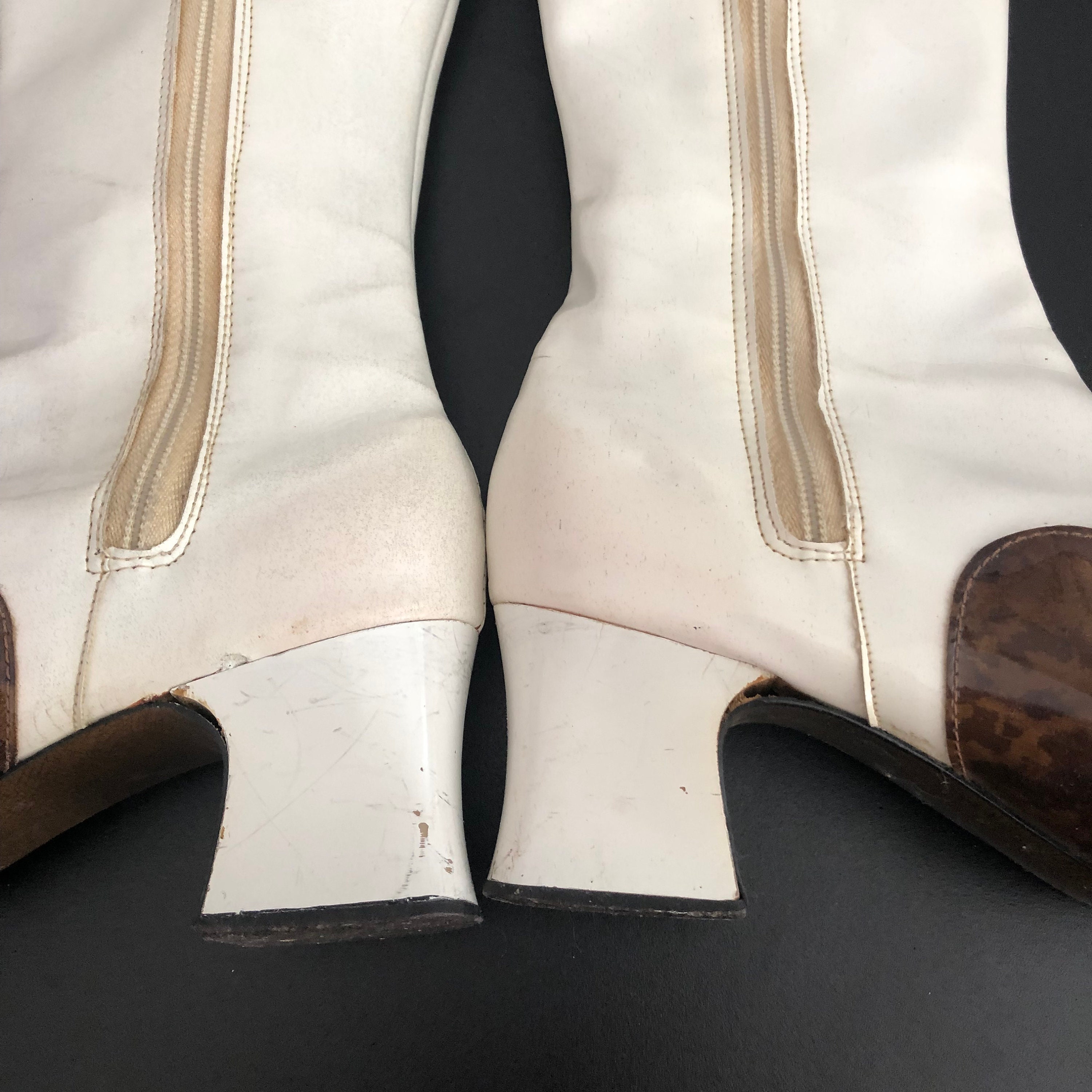 1960s White Gogo Boots/mod Patent Leather Vinyl Boots/courrèges 