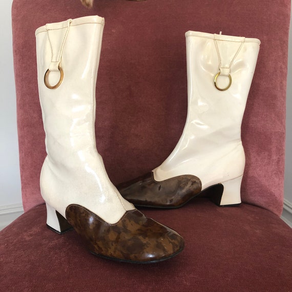 1960s White Gogo Boots/Mod Patent Leather Vinyl B… - image 2