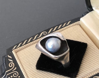 1950s Peter Broome Pearl Ring/Mid Century Modern, Signed/Studio Artisan Silver Ring/Vintage Modernist Ring, Hallmarked/MCM Jewelry