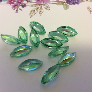 Vintage Navette Bombe Cabochon 15x7mm W Germany in Peridot AB 6er Pack CRAFT