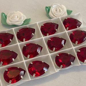 Swarovski #4320 Sew On Vintage Glass Pear shape foiled Rhinestone in Siam Gold  Plated 15x11mm Pack of 2 Rare