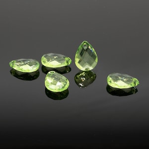 40 x Shatterproof Peridot Crystal Flat Teardrop Beads 13x17.5mm Faceted Light Green Drop Beads