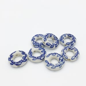 4 x Ring Shaped Off-white Ceramic Beads with Blue Floral Pattern, 19mm Blue and White Donut Beads, Delft Beads (3873