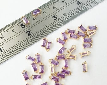4 x paarse gefacetteerde glasbedels, stokbroodgeslepen kristallen hangers, kleine rechthoekige glasbedels in goud (1009)