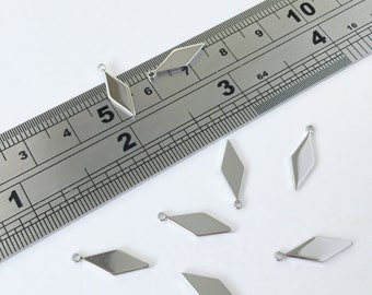 6 x Real Platinum Plated Rhombus Charms Silver Tone Tiny Kite Charms Tiny Rhombus Pendants Platinum Plated Brass Kite Pendants (0439)