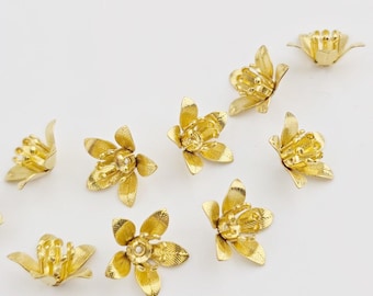 10 x Brass Flower Bead Caps Gold Flower Beads Floral Embellishment (0696)