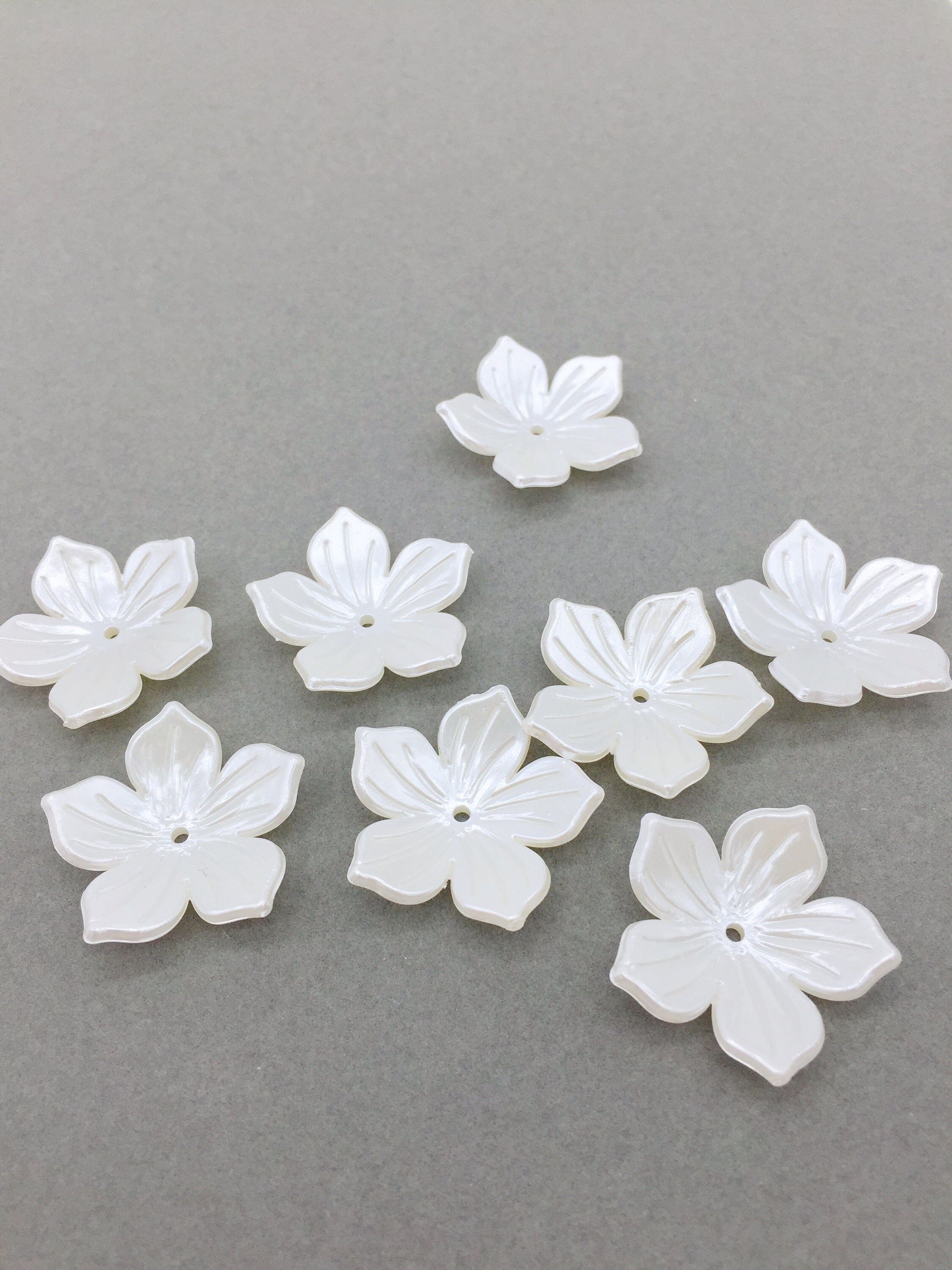 20 X 26mm Pearlised Flower Beads Light Cream Pearl Flowers Tiara