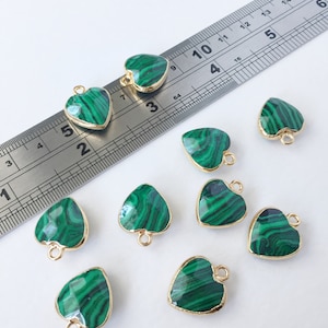1 x Faceted Malachite Heart Pendant, Gemstone Heart Pendant, Malachite Imitation Heart Charm, Malachite Beads (0511)