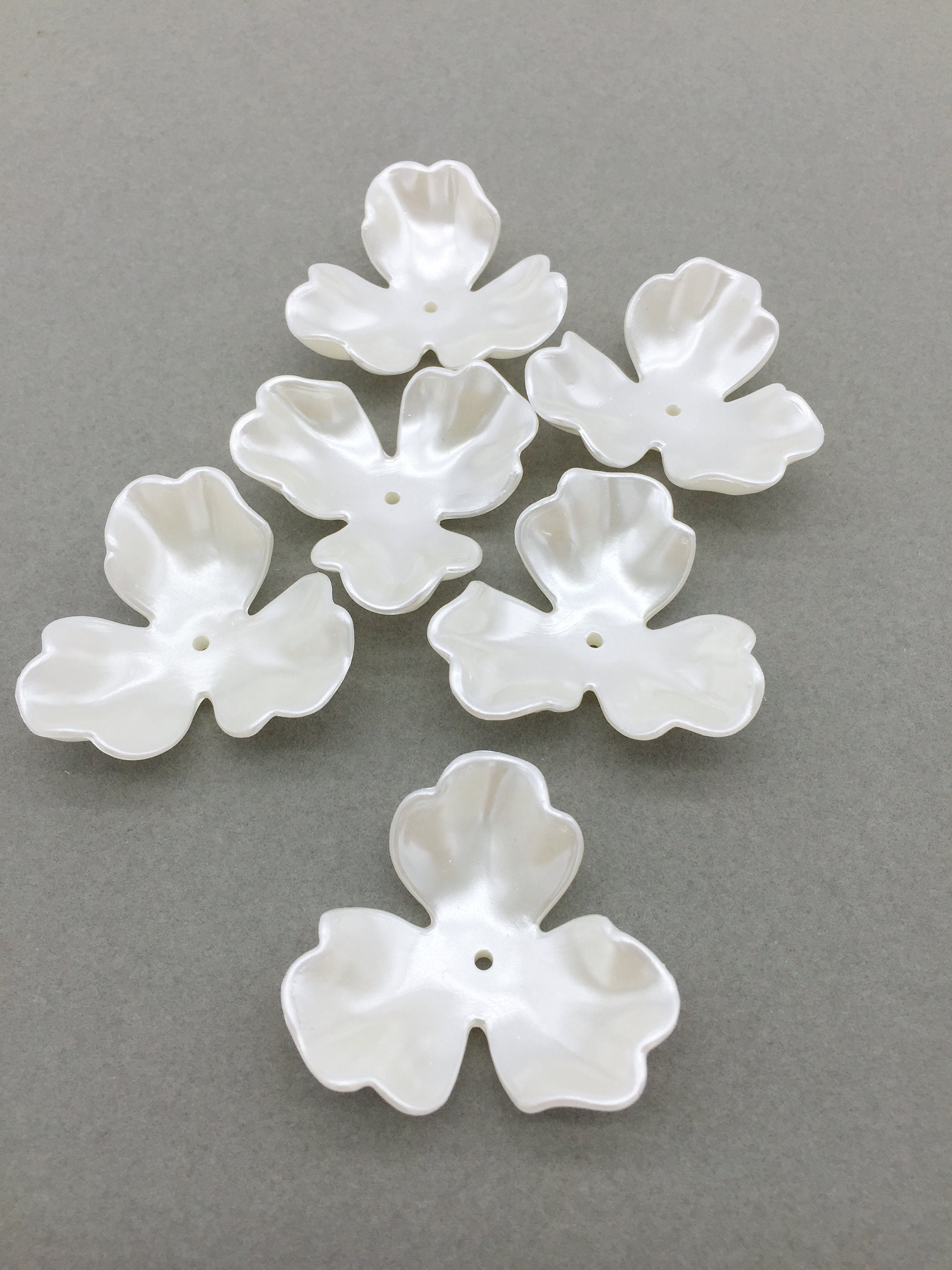 6 X Large Pearl Ivory Flower Beads, Three Petal Flower Bead Caps