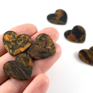 6 x Amber Green Heart Pendants, Cellulose Acetate Pendants, Heart Charms, Jewelry Findings (C0601)