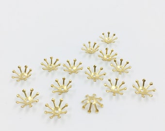 20 x Raw Brass Flower Stamen Bead Caps, Small Gold Tone Metal Flower Centre Inserts, 10-11mm