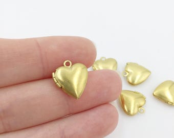 アンティーク真鍮製ハートロケットペンダント10個、滑らかなパフ