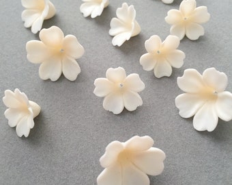 10 x Cream Clay Flower Beads, Bridal Cream Flowers, Polymer Clay Flowers, Beading Flowers for Tiara Making, Clay Flower Bead Caps