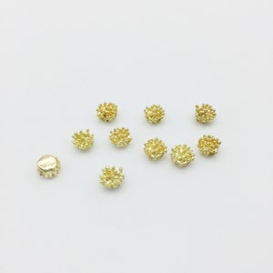 10 x Gold Flower Stamen Cabochons, 6mm Solid Metal Flower Centre Pieces (0302)