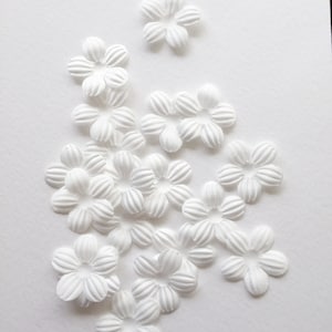 Fleurs 3D en tissu Fleurs blanches en tissu Décoration florale