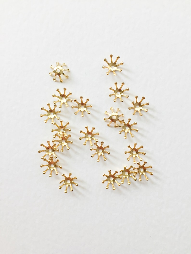 40 x Gold Flower Bead Caps, Metal Flower Bead Caps, Gold Flower Stamen Bead Caps, Gold Flower Center Pieces 3062 image 1