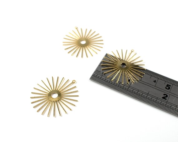 4 X Raw Brass Sun Pendant, Sun Charm, Sunburst Pendant, Brass Earring Components, Earring Findings, Sunshine Pendant C0064 - Etsy 4 X Raw Brass Sun Pendant, Sun Charm, Sunburst Pendant, Brass Earring Components, Earring Findings, Sunshine Pendant C0064 - Etsy