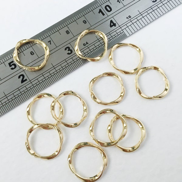 6 x connecteurs ronds ondulés plaqués or, connecteurs pour boucles d'oreilles, connecteurs pour anneaux ondulés dorés 16 mm, anneaux torsadés (0630)