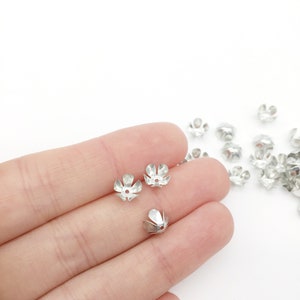 100 x Silver Flower Bead Caps, Tiny Metal Flower Bead Caps, 5 Petal Flower Bead Caps (3261)