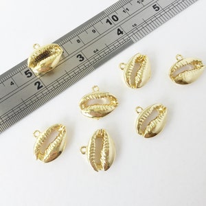 4 x Gold Plated Cowrie Shell Charms, Gold Cowrie Shell Pendants, Shiny Gold Cowrie Shell Charms (1700)