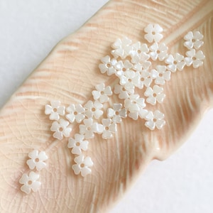 50 x Tiny Pearlised Flower Beads Tiara Making Flower Beads Ivory Flower Beads (0764, 0859)