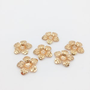 10 x Champagne Gold Flower Bead Caps 5 Petal Flower Bead Caps Gold Flower Bead Caps Headpiece Supply