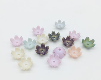 20 perles de fleurs de couleur pastel, perles de fleurs en acrylique, fleurs de lucite, perles de fleurs légèrement scintillantes