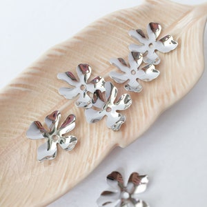 4 x Rhodium Flower Beads, Shiny Silver Flowers for Tiara Making Headpiece Supply (1677S)