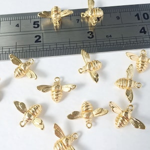2 x Real Gold Plated Bee Charms 18K Gold Bee Charms Detailed Bee Charms in Gold (0145)