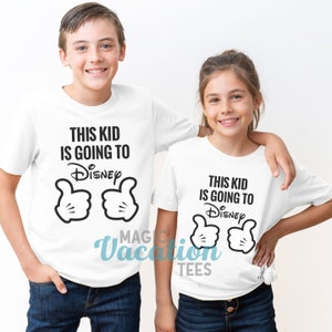 This Kid is Going to Disney Kids Tee Disney Surprise Kids Tee Going to Disney Travel Disney Bound Kid Tee Disney Travel Vacation Tee Weiß