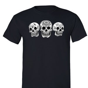 Hombres 3 Calaveras Blancas Sugar Skull Día de los Muertos Dia De Los Muertos Herencia Mexicana Halloween Camiseta Gótica Negro