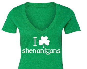 Women&#39;s Tee St. Patrick&#39;s Day Saint Paddy Drunk shirt I Love Shenanigans Shamrock Clover Irish V-Neck T-Shirt