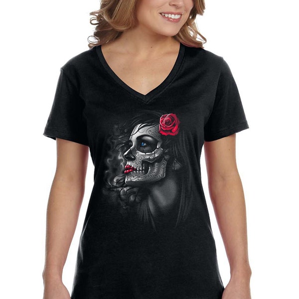 Women's Los Muertos Girl Red Flowers Sugar Skull Day of the Dead Dia de los Muertos Mexican Heritage Rose Love  V-Neck Black