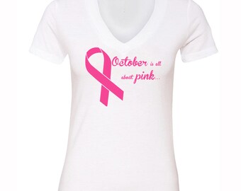 Nastro Rosa Sul Petto Della Donna Per Sostenere Causa Del Cancro Al Seno Immagine Stock