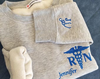 Verpleegkundige Sweatshirt-aangepast geborduurd Sweatshirt-RN Sweatshirt-verpleegkundige student-verpleegkundige cadeau-verpleegkundige Sweatshirt-verpleegkundige afstuderen cadeau-NICU verpleegkundige