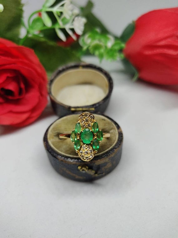 18ct Gold Emerald and Diamond Cluster Ring. Petite