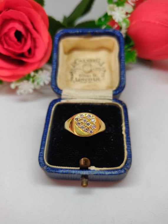 18ct Gold Diamond Signet Ring. Ladies Pinky signet