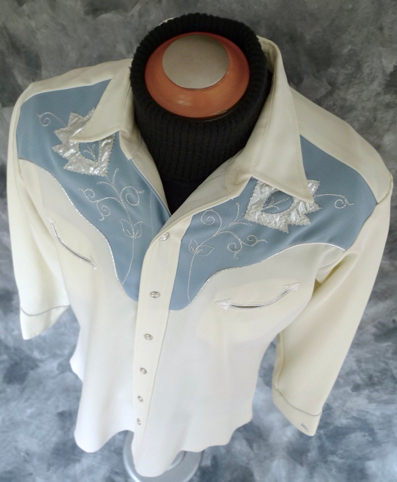MEN/'s Vintage H BAR C WEStERN COWBOY TExAS Embroidered PEARl SNAPs BlUE Mens SHiRT