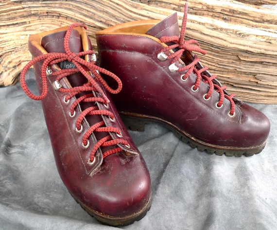 Buy > vasque walking boots > in stock