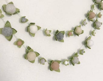 Felt bloom Garland / felt ball garland / shabby chic / neutral nursery decor / farmhouse / felt flower banner / baby shower gift