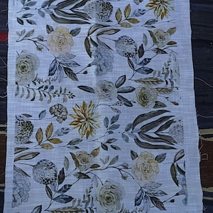 Caminho de mesa de algodão com estampa floral feita à mão: decoração indiana (63,5 x 149,5 cm)