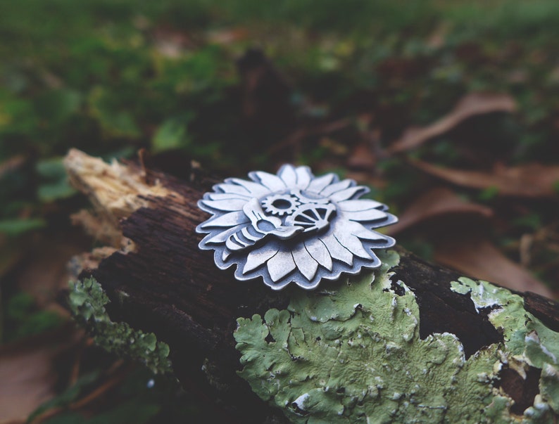 Steampunk Silver Sunflower Necklace