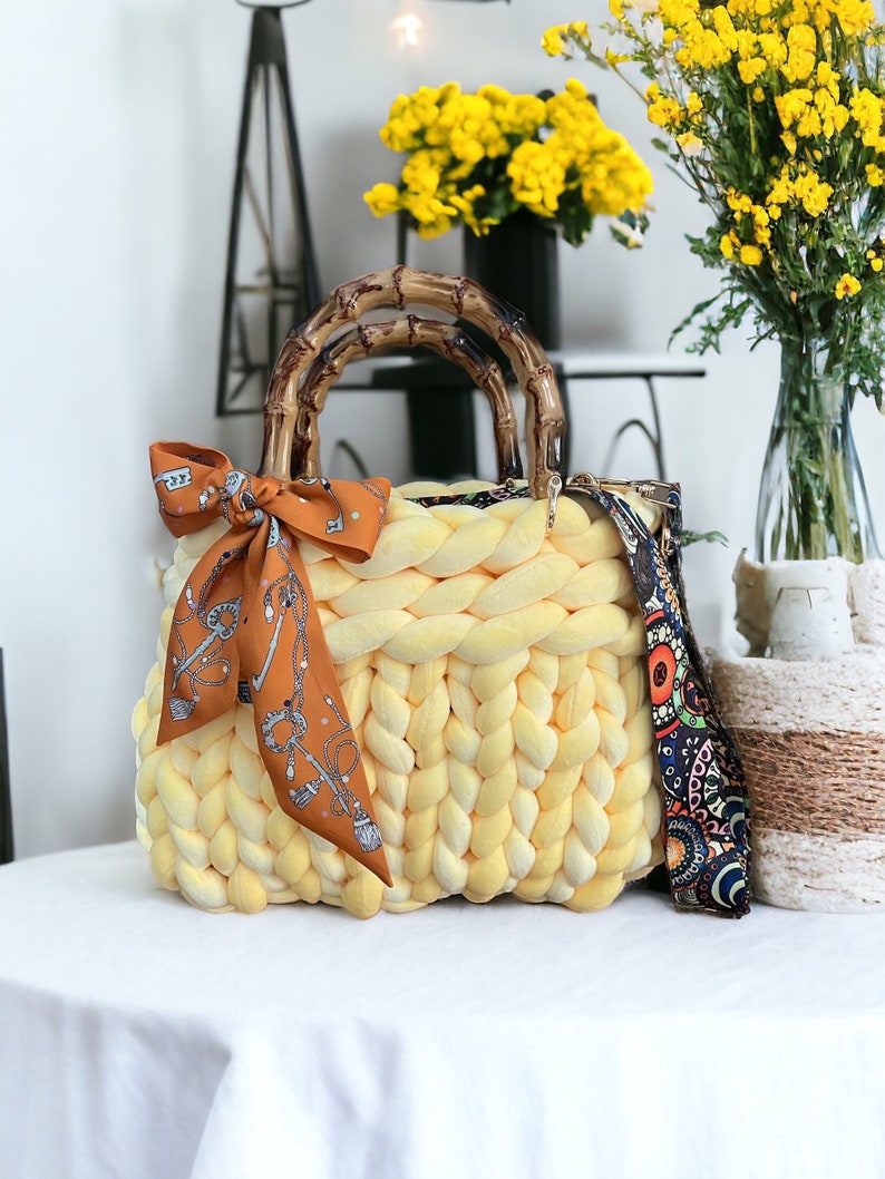 Sac en grosse maille gros fil jaune image 4