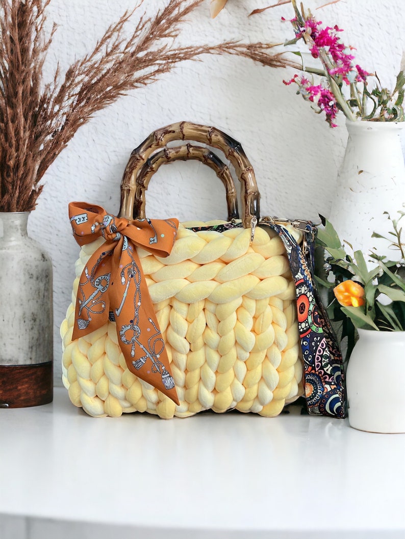 Sac en grosse maille gros fil jaune image 3