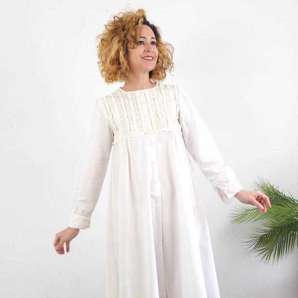 chemise de nuit blanche en coton vintage des années 70, chemise de nuit victorienne des années 70 à manches longues, chemise de nuit en dentelle vintage petite taille, robe de style ancien antique