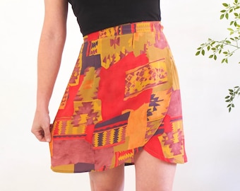 Minifalda cruzada vintage abstracta, minifalda bohemia étnica tribal de los 90, falda cruzada grunge hippie de los 90, falda del suroeste para festivales, talla M