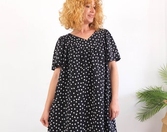 Vintage 80s polka dot tent dress, 80s lounge dress, Vintage summer boho shift dress with short sleeve, Smock house dress pocket, One size