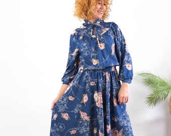 Vintage 80s floral prairie peasant dress, 80s bib dress with long sleeve, Vintage prairie fit and flare dress, 80s peasant puff sleeve dress