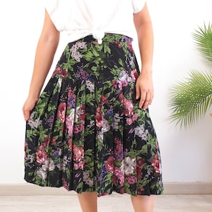 Falda midi floral negra vintage, falda plisada floral de los años 90 y 80, talla M y L, falda floral romántica negra vintage, falda maxi plisada de cintura alta